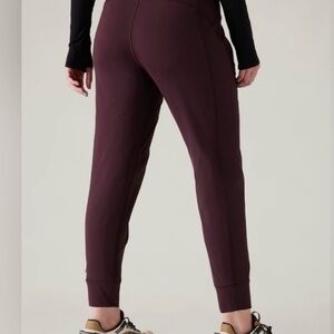 Athleta Reiner Joggers - Large Cabernet
